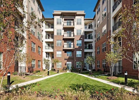 Courtyard View at Hidden Creek, Gaithersburg, MD, 20877