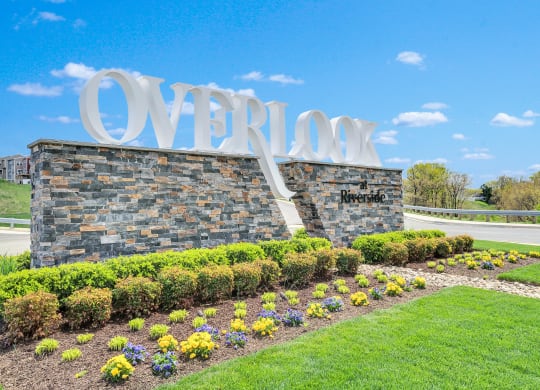 Overlook at Riverside monument sign.