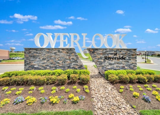 Overlook at Riverside monument sign.