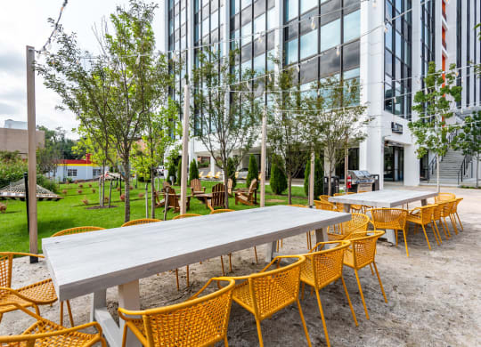 Mission Lofts outdoor dining