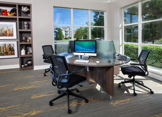 24-Hour Business Center with Computers and Wireless Printing