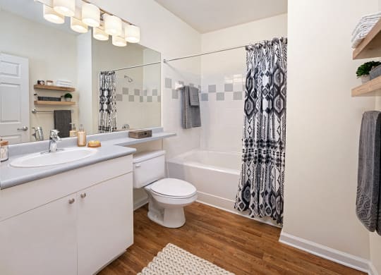Sweetbriar Model Bath