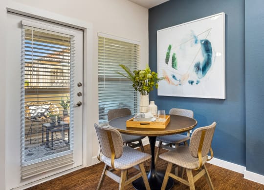 Hawthorn with Attached Garage Dining