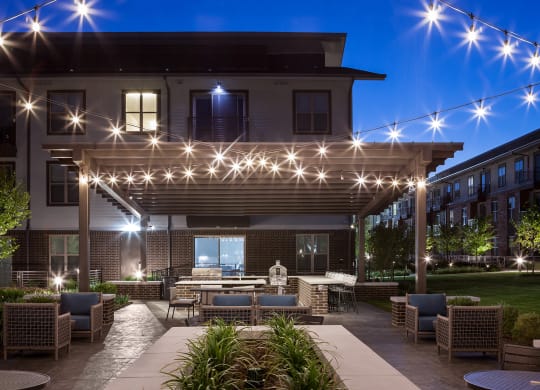 Poolside Lounge with Grills and Pizza Oven