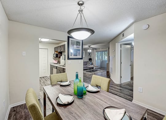 Dining Area at St. Johns Forest Apartments, Florida, 32277