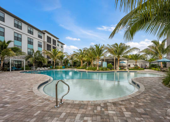 Poolat AxisOne, Florida