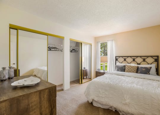 Bedroom at Lakeside Glen Apartments, Florida, 32904