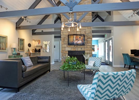 Resident Lounge at Windmill Apartments, Colorado Springs, CO, 80916