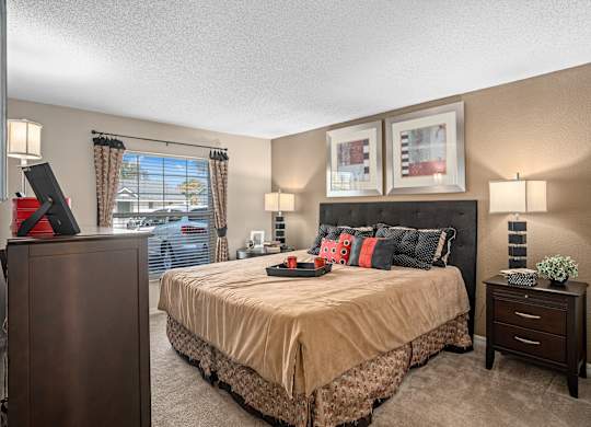 our apartments offer a spacious bedroom with a king sized bed at Oak Reserve at Winter Park, Winter Park, FL, 32792