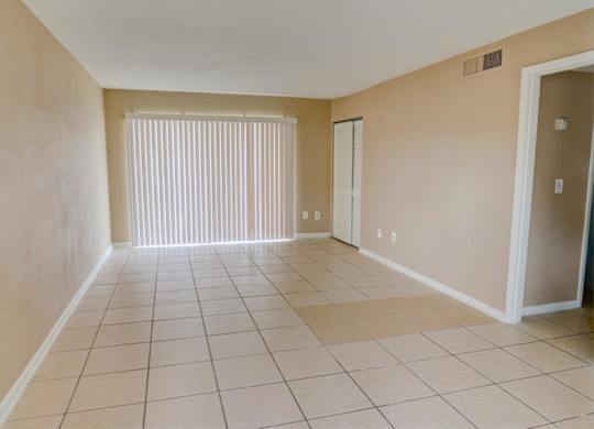 Unfurnished Living Area at Hibiscus Place Apartments, Florida, 32808