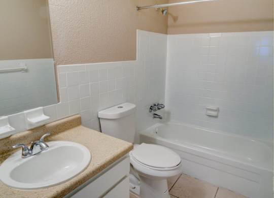 Bathroom With Bathtub at Hibiscus Place Apartments, Florida