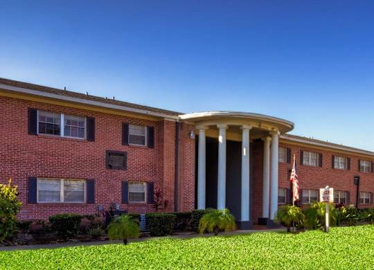 Lush Green Outdoor at Hibiscus Place Apartments, Florida, 32808