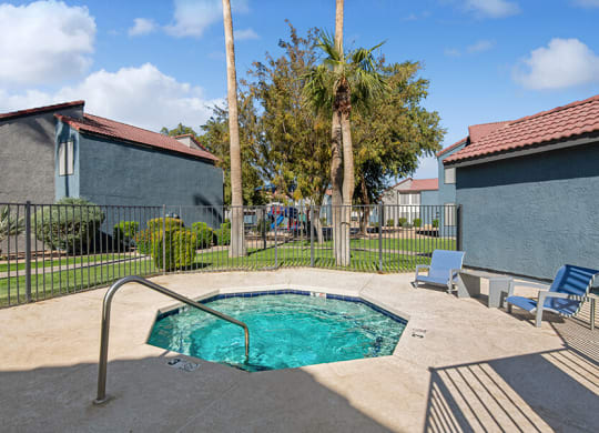 Community Hot Tub and Lounge Furniture at Peaks on 4th Apartments in Avondale, AZ.