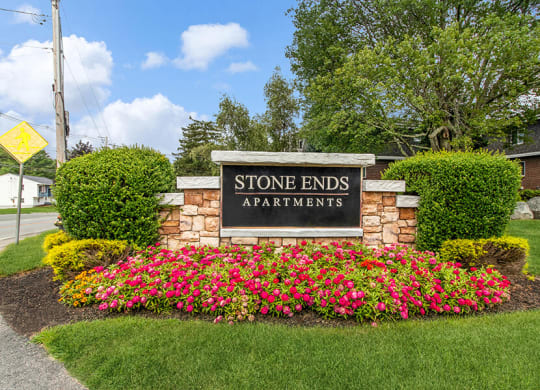 Property entryway at Stone Ends apartments in Stoughton, MA