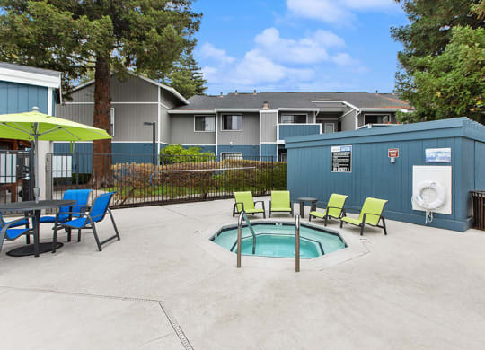 Community Hot Tub and Lounge Furniture at Meritage Apartments in Vallejo, CA.