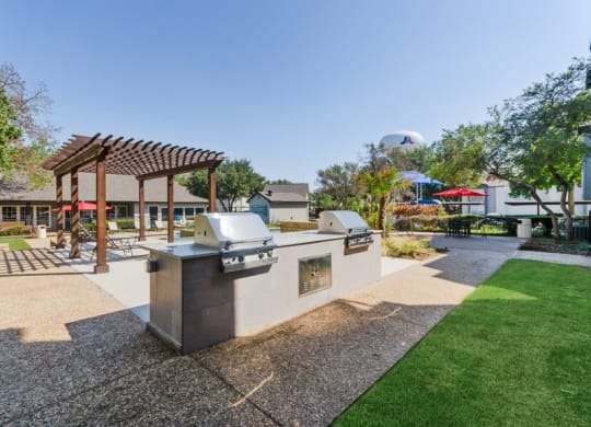 BBQ area at Cobblestone, Arlington