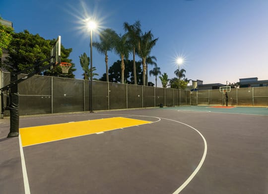 Community Sports Court at Madison Park Apartments located in Anaheim, CA.