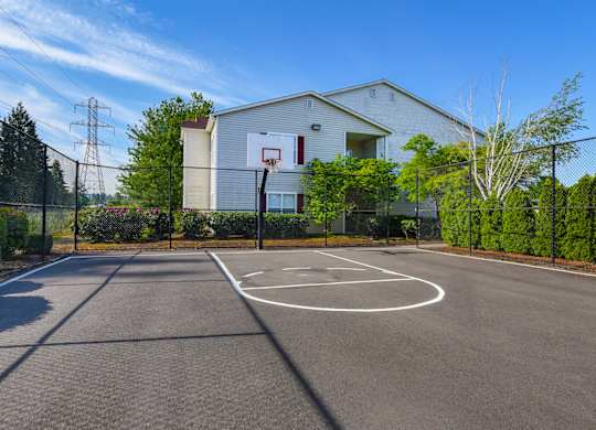 Community Sports Court at Landings at Morrison Apartments located in Gresham, OR.