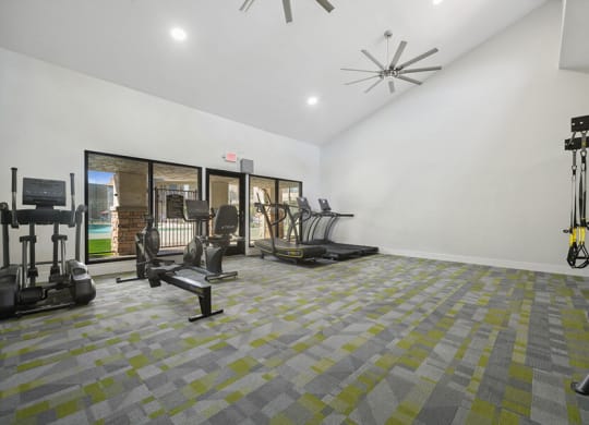 Community Fitness Center with Equipment at Villages at Metro Center Apartment located in Phoenix, AZ.