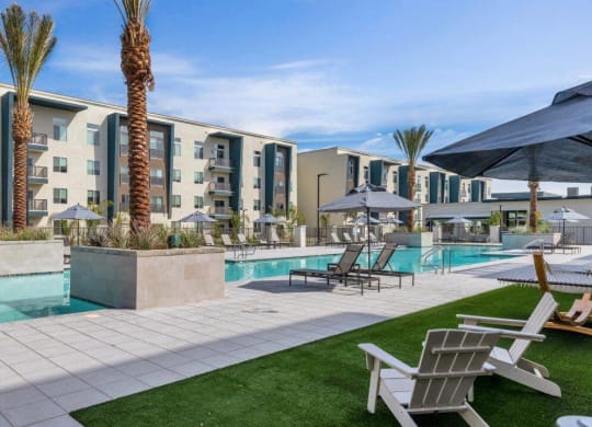 Poolside loungers at Glen 91 Apartments in Glendale, AZ
