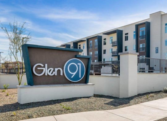 Exterior entryway and sign at Glen 91 Apartments in Glendale, AZ