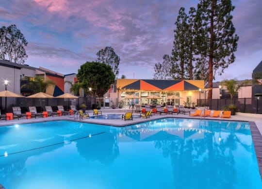Swimming pool at Horizon Apartments in Santa Ana, California