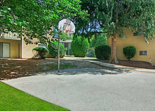 Community Basketball Court at Ridge & Shores Apartments located in Federal Way, WA.