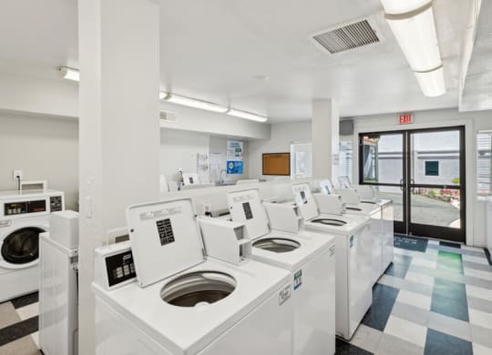 Laundry center at San Mateo