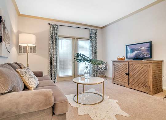 Living Room at Broadstreet at EastChase Apartments, Montgomery, 36117