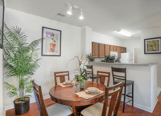 Dining at Greenbrier Estates, Slidell, LA