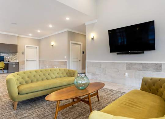 Community Clubhouse With Tv at La Veranda at Polly Lane Apartments, Lafayette