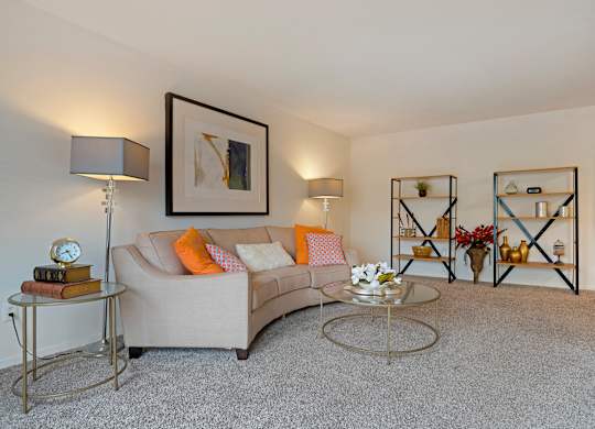 Living Room at Lakeshore Landing Apartments, Ridgeland, Mississippi