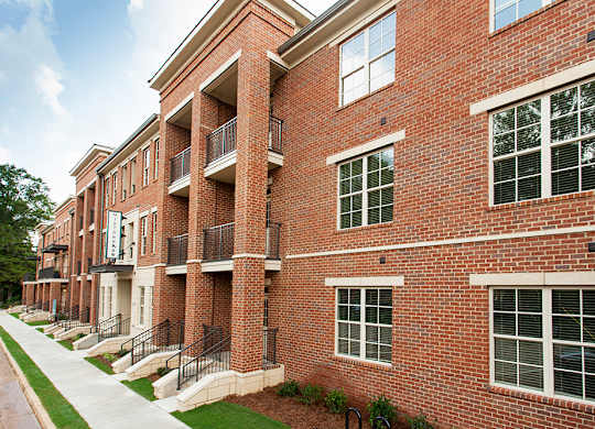 Exterior at Midtown Row Apartments, Montgomery, Alabama