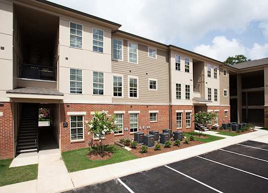 Exterior View at Midtown Row Apartments, Alabama