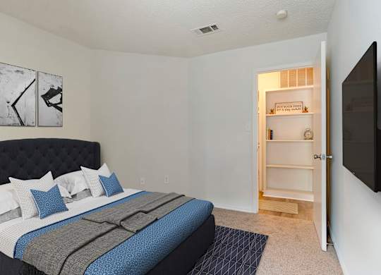 Large Bedroom at Reflection Pointe, Flowood, 39232
