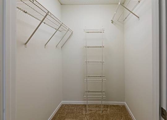 Closet at Southaven Pointe Apartments, Mississippi, 38671