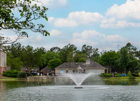 Elegant Exterior View at Southaven Pointe Apartments, Southaven, MS 38671