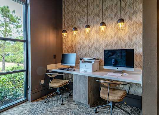 Wifi Lounge And Open Work Spaces at Stone Loch Apartments, Tomball, TX