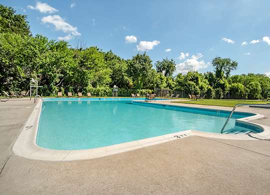 Relaxing Swimming Pool at The Manor/The Manor East Apartments, Leesburg