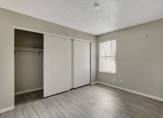 bedroom with high celling at Citrus Apartments, Las Vegas