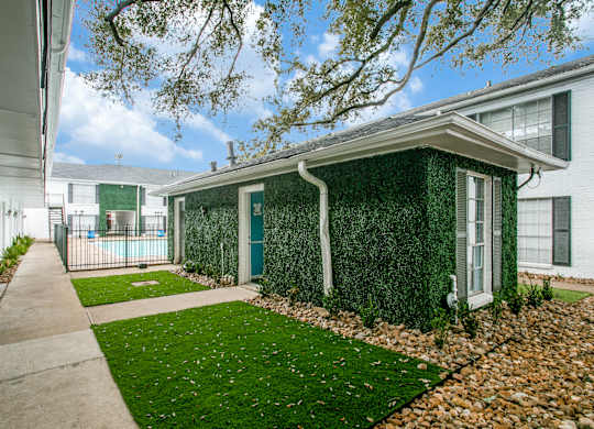 Laundry area at Bellaire Oaks Apartments, Houston, TX, 77096