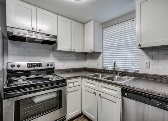 Kitchen at Bellaire Oaks Apartments, Houston, TX, 77096