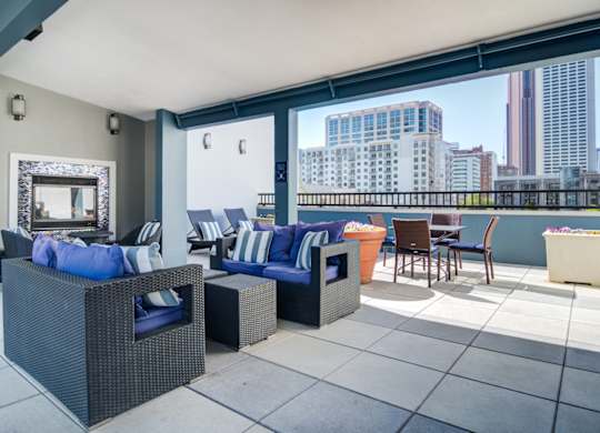 Atlanta, GA Apartments - Biltmore at Midtown - Rooftop Sundeck with views of Atlanta
