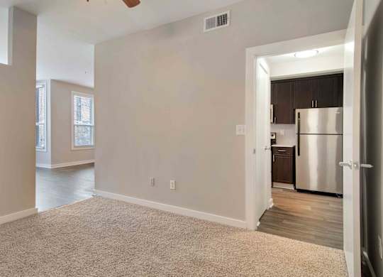 Atlanta, GA Apartments - Biltmore at Midtown - Living Room Area
