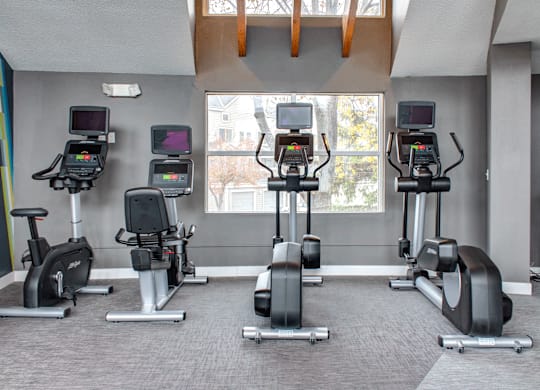 24-hour fitness center, cardio machines