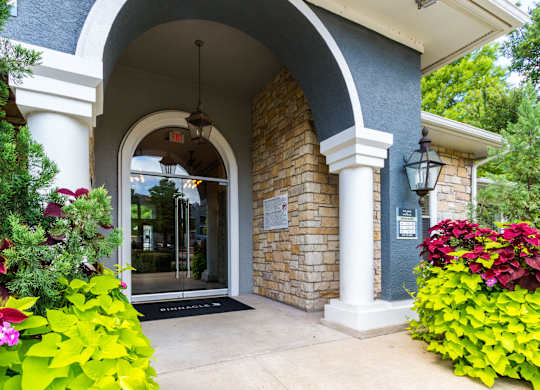 entrance-clubhouse