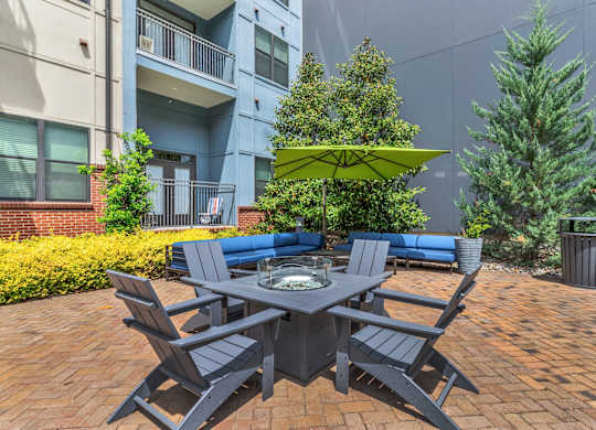 Nashville Apartments - Octave Apartments - Outdoor Firepit