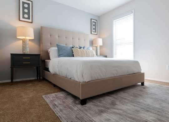 Alpharetta Apartments – Webb Bridge Crossing – bedroom with plush carpeting