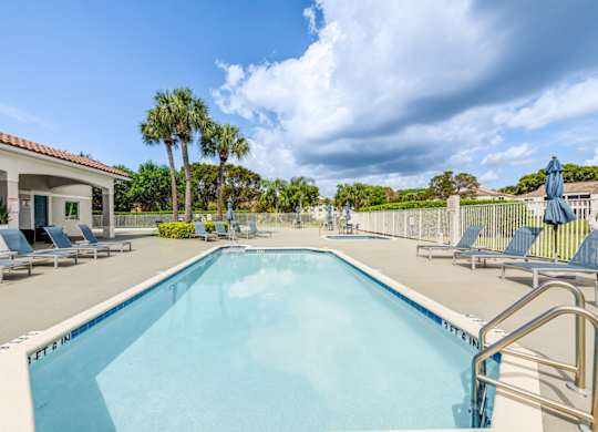 Sole at Sunrise apartments in Sunrise, FL photo swimming pool