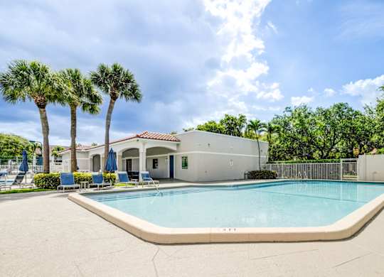 Sole at Sunrise apartments in Sunrise, FL photo of swimming pool
